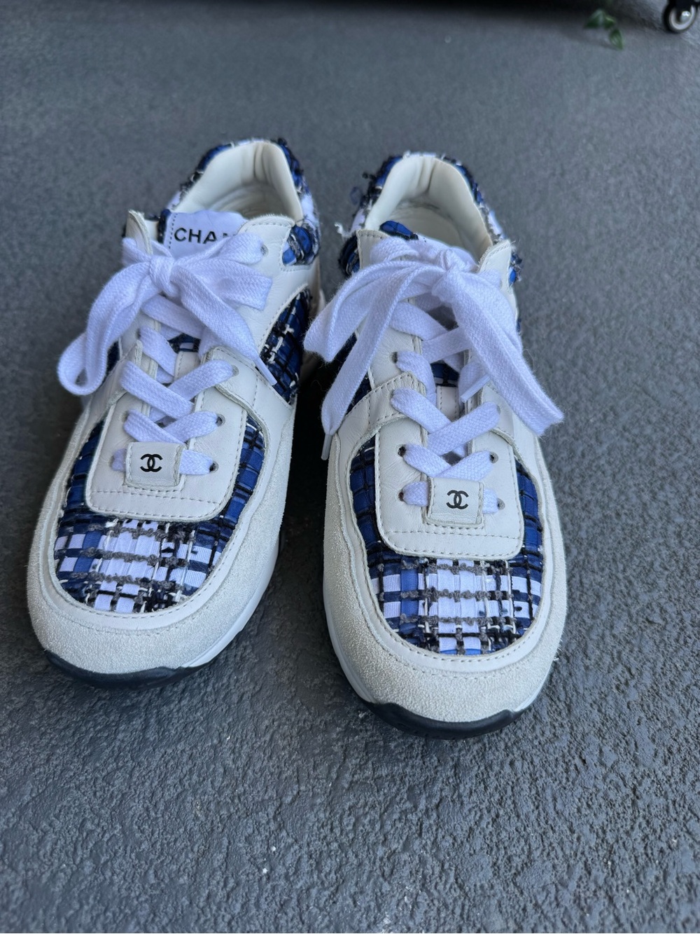 CHANEL White Leather Sneakers with Blue Tweed Accents